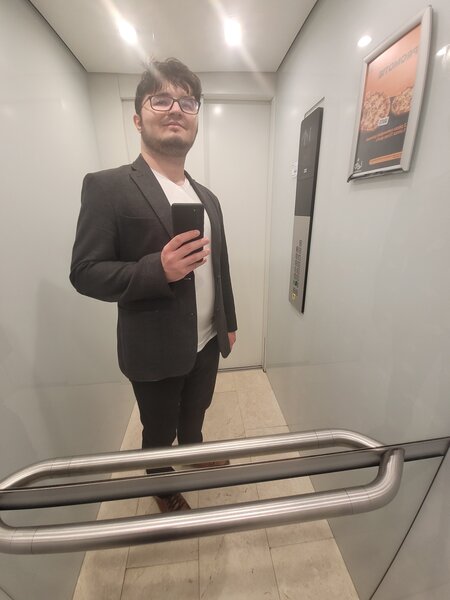 Tanar 27 ani, caut doamna matura si generoasa pentru relatie discreta